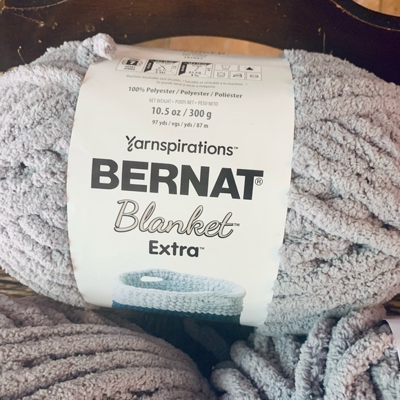 ✨✨ 3 Skeins Bernat Blanket Yarn 🧶 Pale Gray ✨✨ - Picture 1 of 5